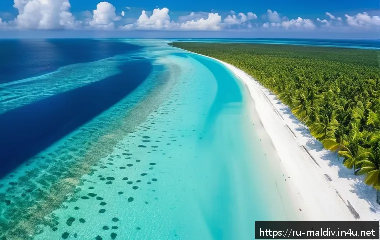 몰디브 서핑 명소 - A stunning aerial view of Addu Atoll in the Maldives during the southwest monsoon season, featuring ...